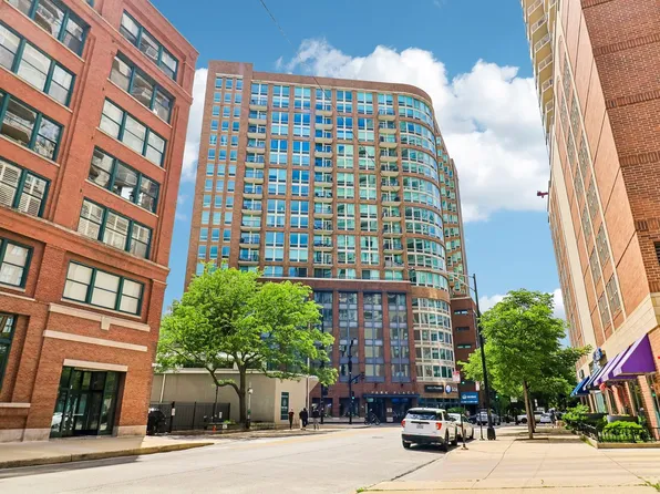 600 N Kingsbury St APT 1005, Chicago, IL 60654