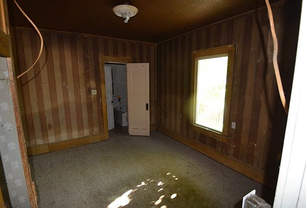 1st image of 168 E Beryl Ave