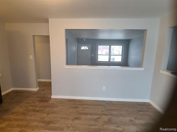 5th image of 30726 Hiveley St