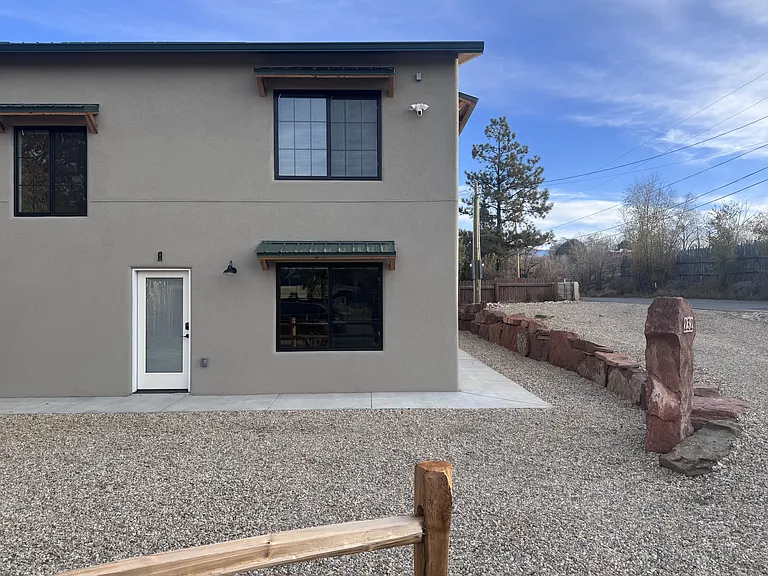 232 Valverde St — Photo 32