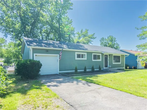 807 N 82nd Ter, Kansas City, KS 66112