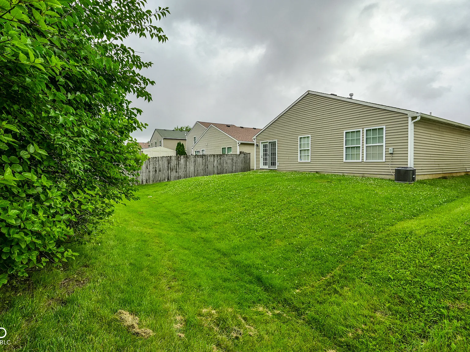 3 bed, 2.0 bath, 1264 sqft, $1,600 — Photo 4