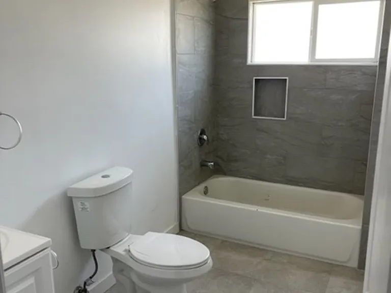 3920 Hillcrest Dr — Photo 18