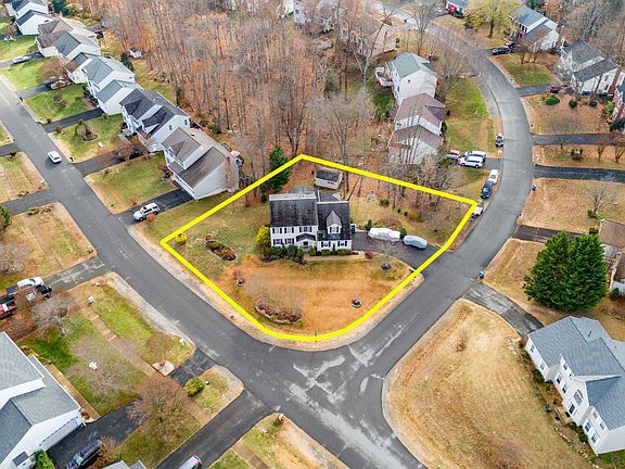 3rd image of 1 Lynchester Dr