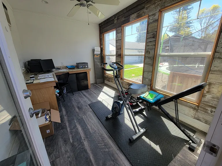 325 Donna Dr — Photo 11