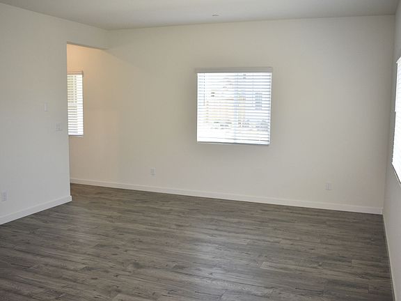 3rd image of 4331 White Ash Ln