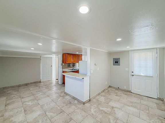 4th image of 1843 J Ave