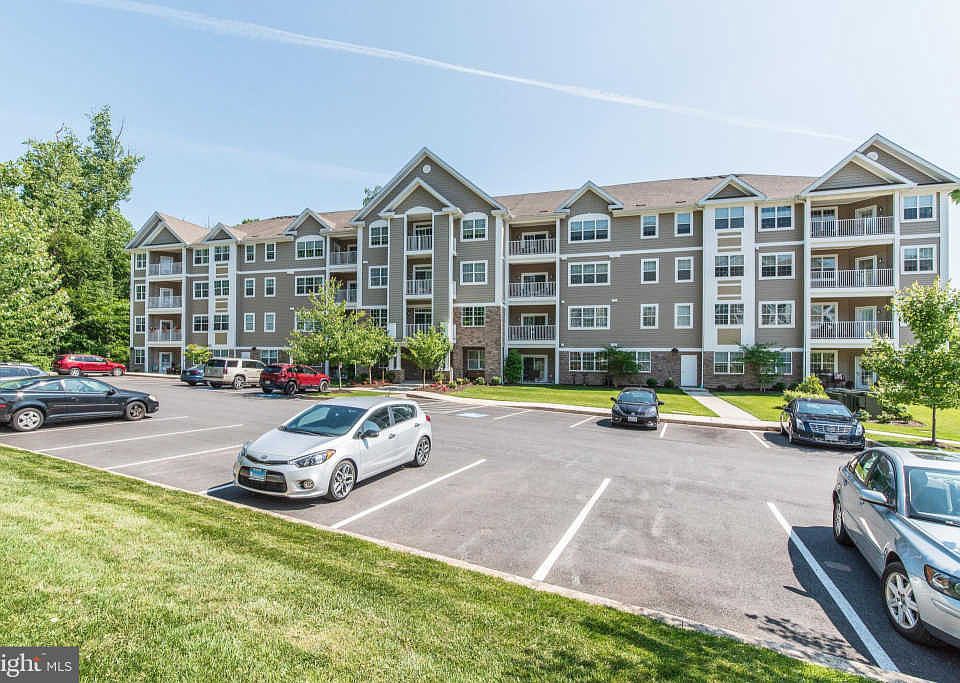 1st image of 901 Macphail Woods Xing APT 4C