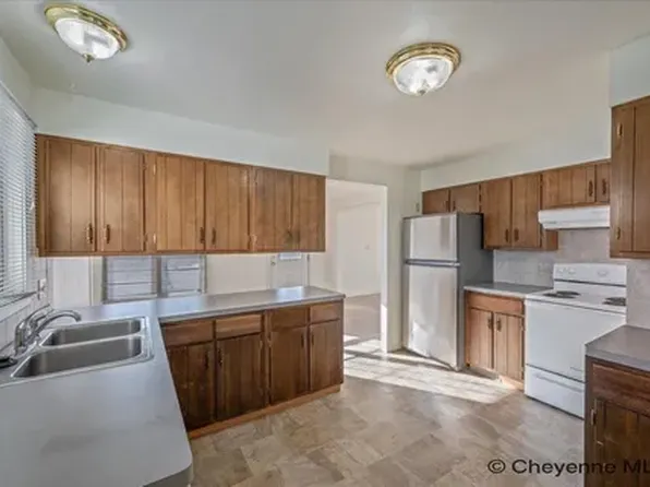 1501 Carbon Ave #A, Cheyenne, WY 82001