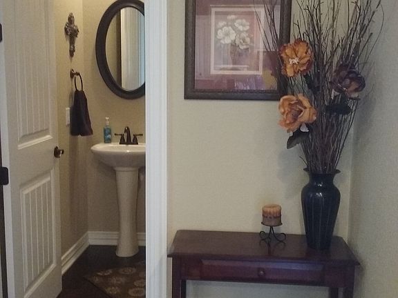 5th image of 107 Germantown Cir