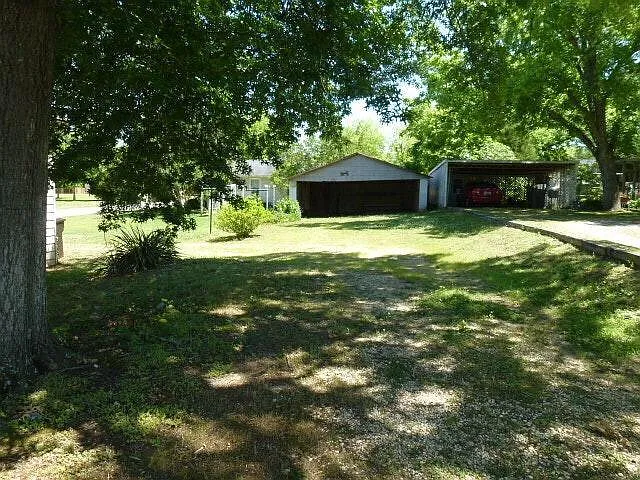 2 bed, 1400 sqft, $1,075 — Photo 4