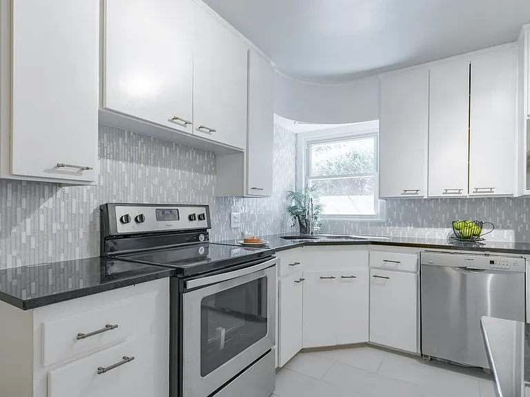4713 N Harvey Pkwy — Photo 5