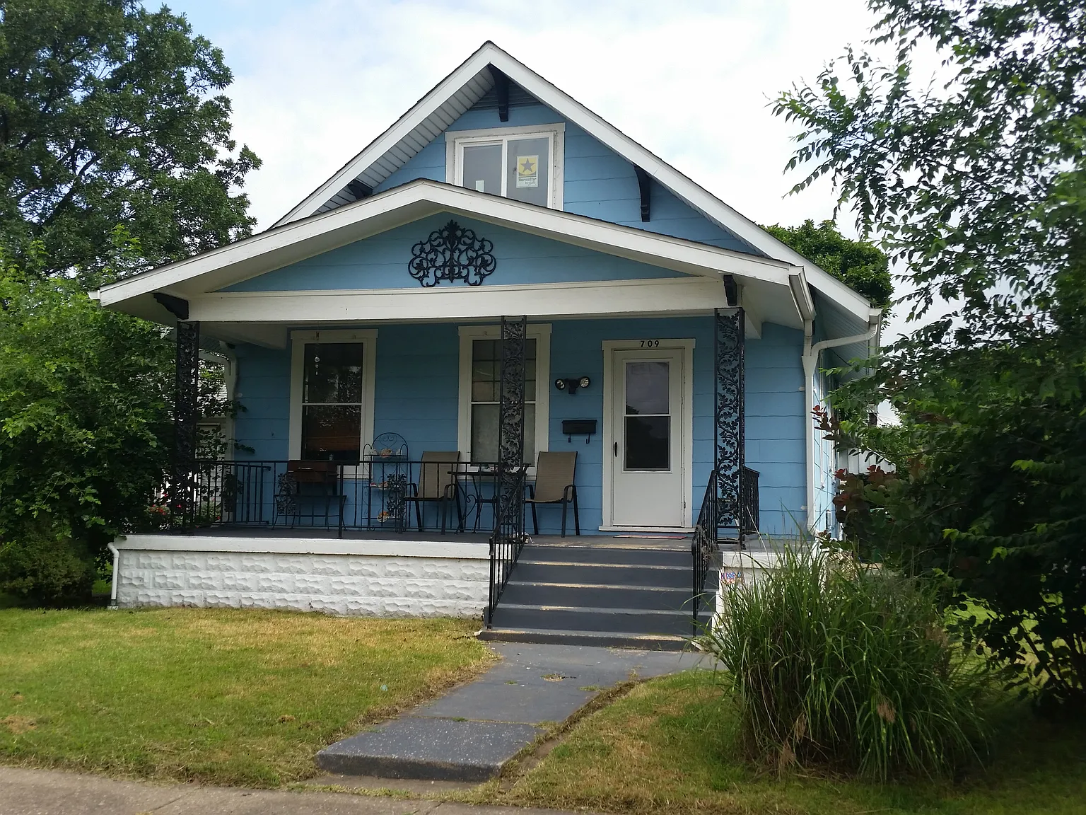 709 Niedringhaus Ave photo 1