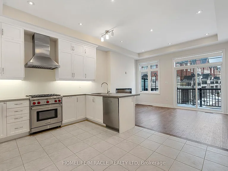61 Yorkton Blvd — Photo 5