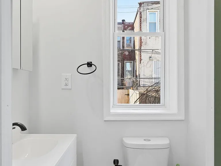 1406 S Allison St — Photo 8