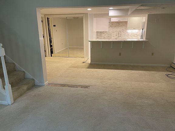 5th image of 24 Forest Hills Dr #B