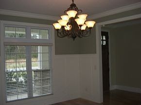 4th image of 241 Bedford Cir