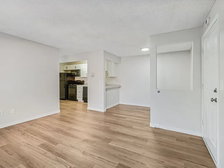 Westport Apartments — Photo 66