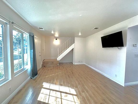 5th image of 276 Orosi Way