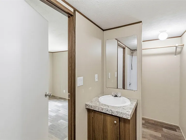 908 Turney Ln — Photo 24