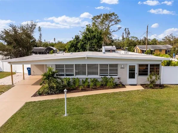 4504 57th St W, Bradenton, FL 34210