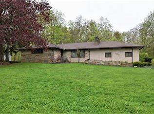13338 Green Dr, Chesterland, OH 44026