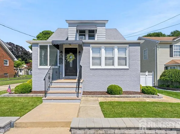 10 Krumb St, Sayreville, NJ 08872