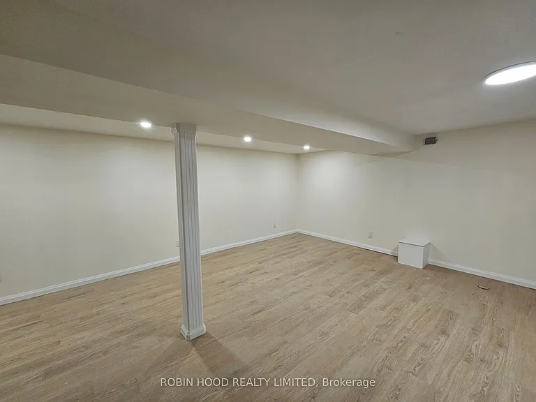 35 Burkwood Cres #BASEMENT — Photo 5