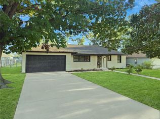 9277 State Ave, Kansas City, KS 66112