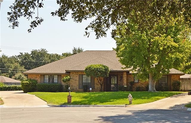 1st image of 4821 Willow Run Ct