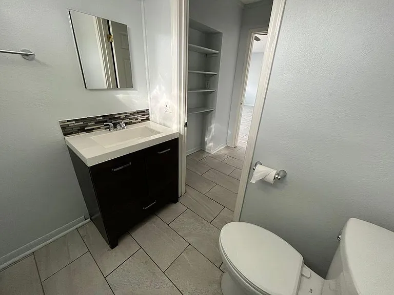 1034 S Spring St — Photo 10