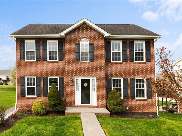 230 Berkshire Dr, Christiansburg, VA 24073
