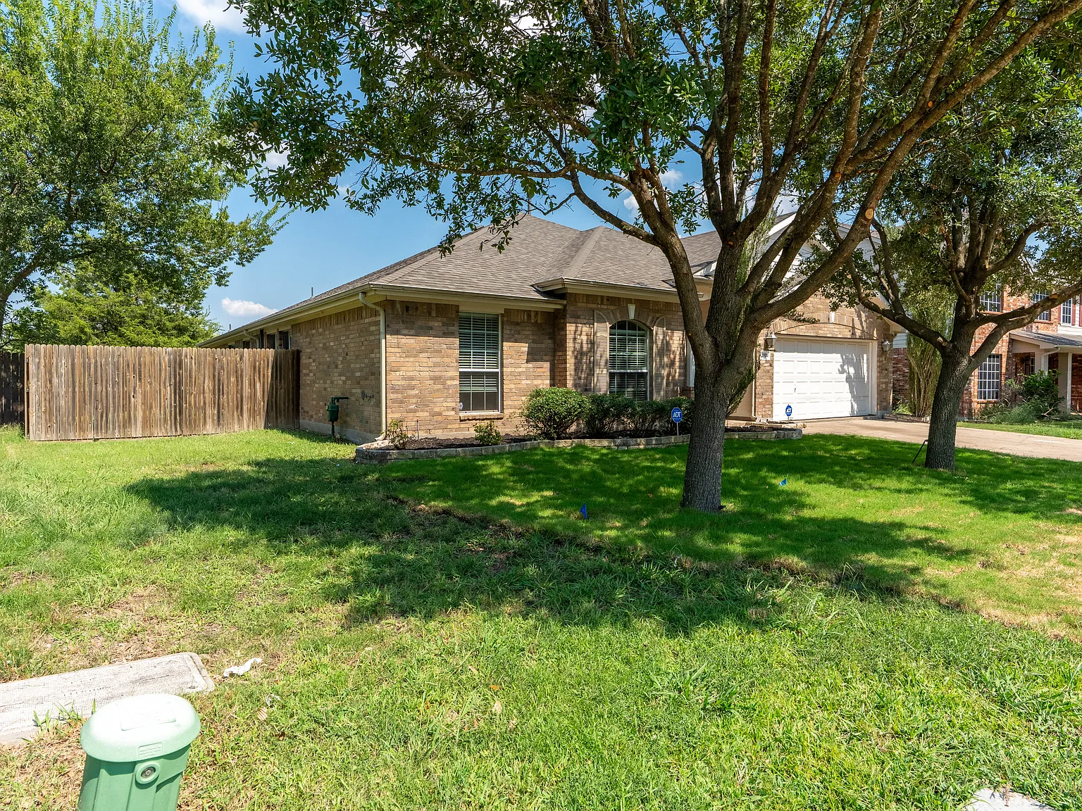 4 bed, 2471 sqft, $2,095 — Photo 3
