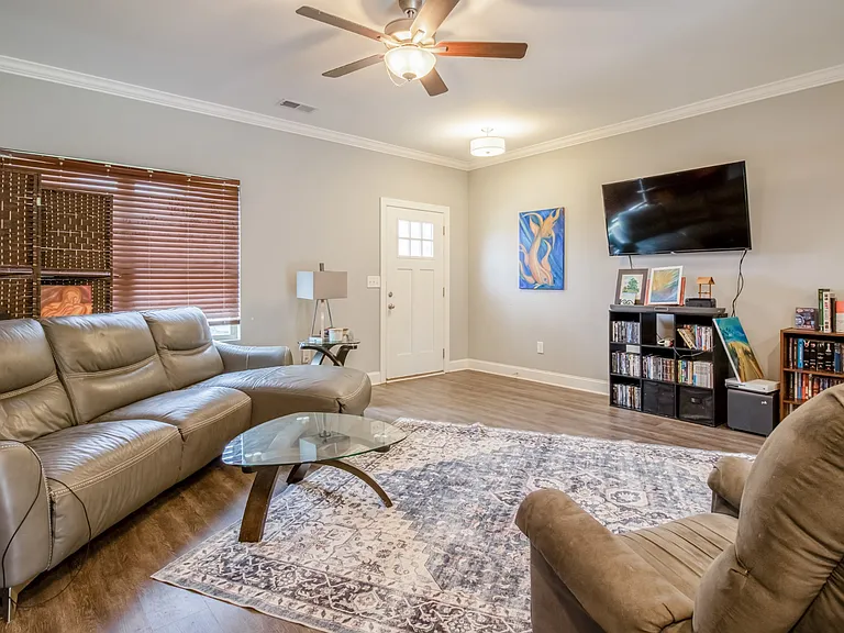 628 Bella Ct — Photo 30