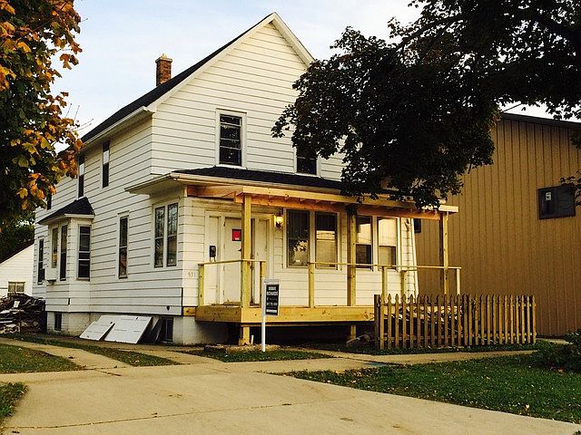 2nd image of 931 Commonwealth Ave