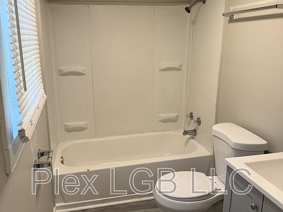4th image of 109 Butler St