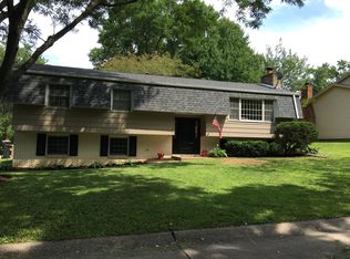 1543 Forest Hills Rd, Bettendorf, IA 52722