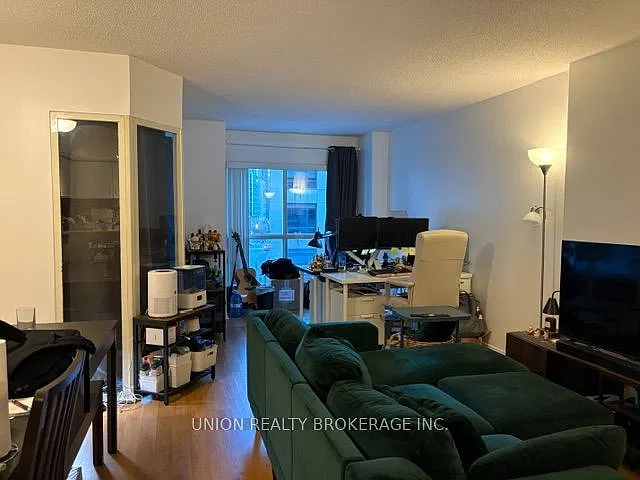 1 bed, $2,300 — Photo 3