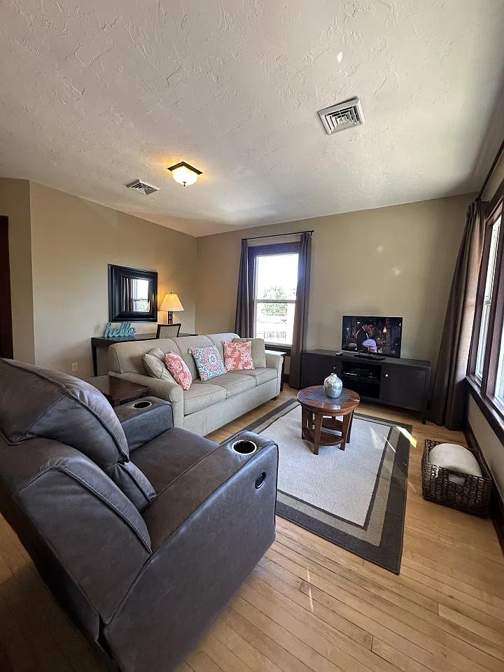 1 bed, 1.0 bath, 500 sqft, $1,150 — Photo 2