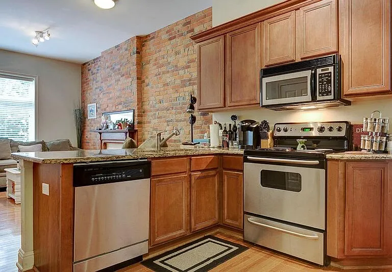 34 Buttles Ave — Photo 5