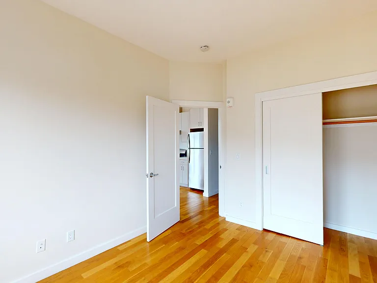 40 Tiffany Ave #9 — Photo 9