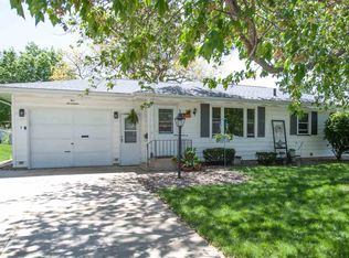 517 Pioneer Rd, Waterloo, IA 50701