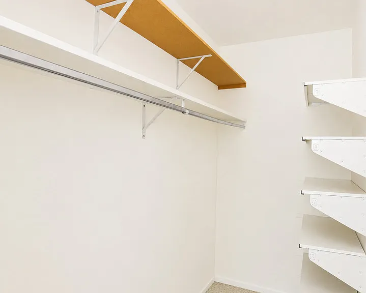 706 N Point Dr — Photo 19