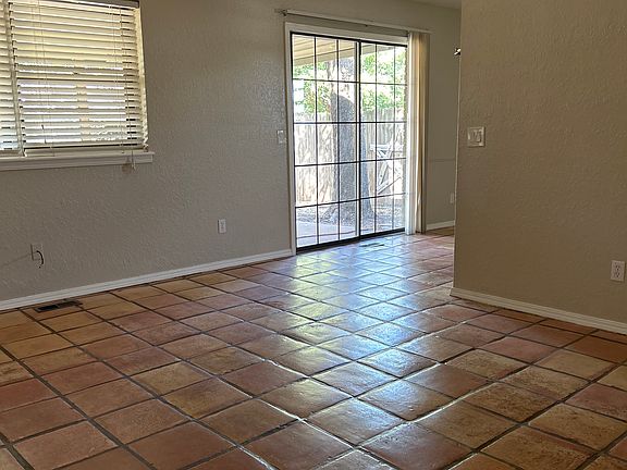 2nd image of 1100 Cherrywood Ln