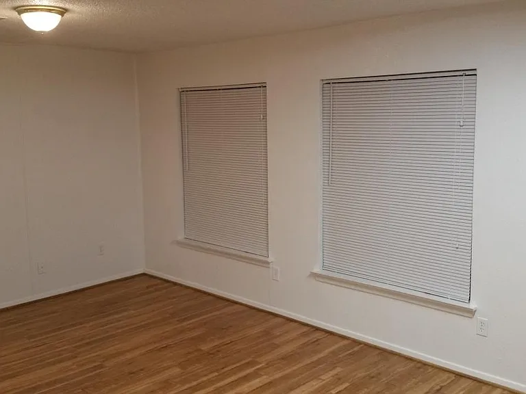 6017 Robin Dr — Photo 21