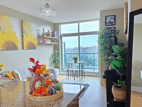 3rd image of 18 Harding Blvd