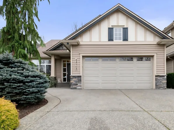 44564 McLaren Dr, Chilliwack, BC V2R 0A4