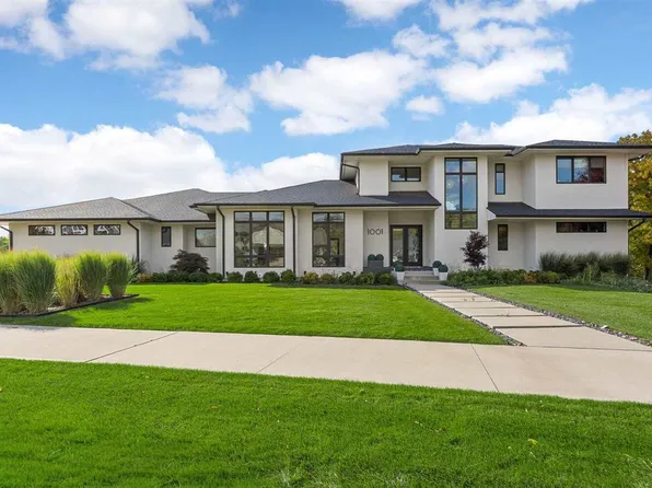 1001 Highland Park Ave, Coralville, IA 52241