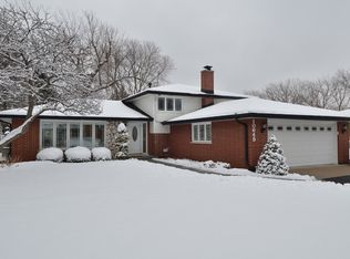 10649 S Michael Dr, Palos Hills, IL