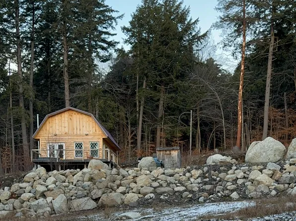 787 Bartlett Carry Rd, Saranac Lake, NY 12983